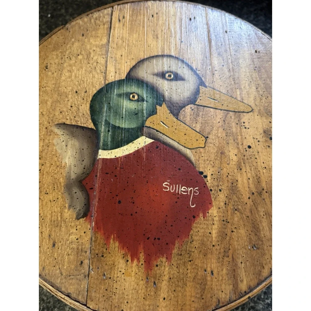 Vintage Primitive Wood Round Cheese Box Painted Ducks 
